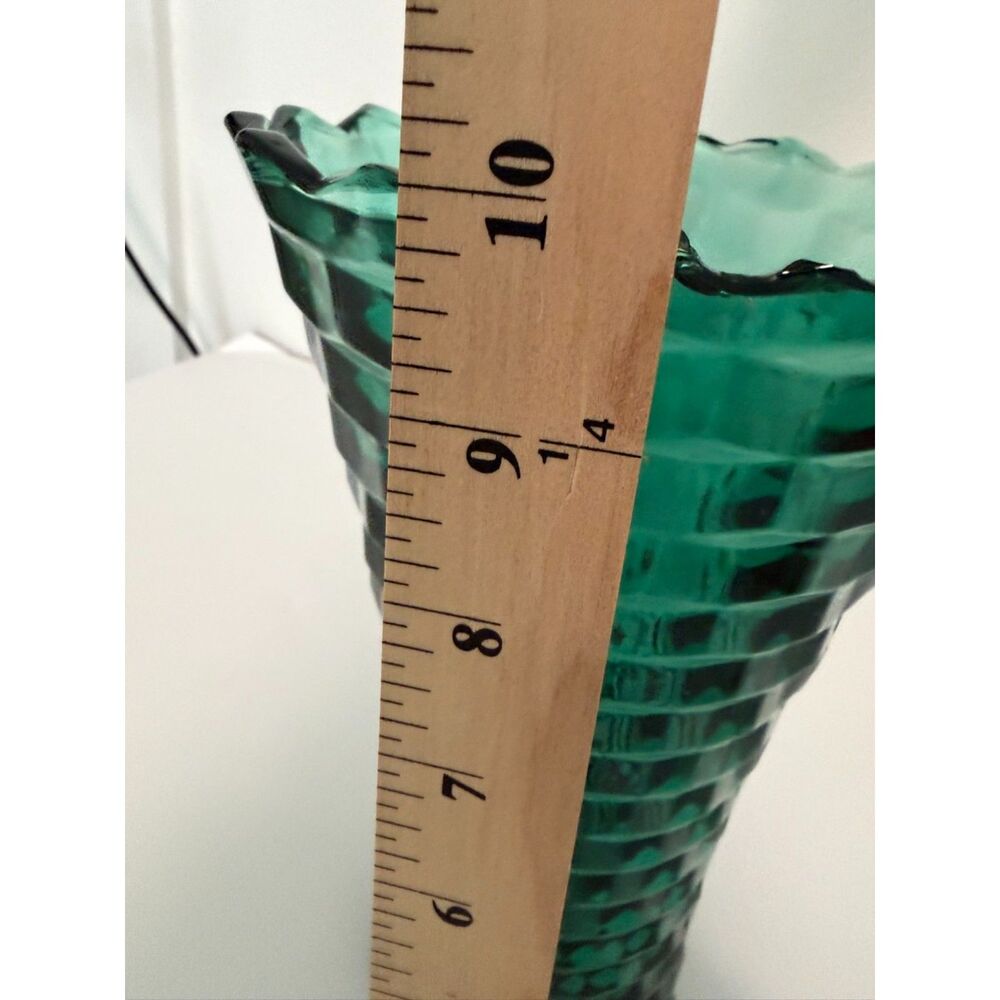Green heavy crystal cut glass vase 10" - Picture 6 of 7